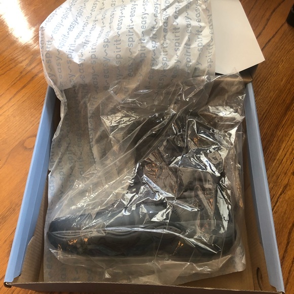 COPY - Easy Spirit Women’s Boots - Picture 2 of 3